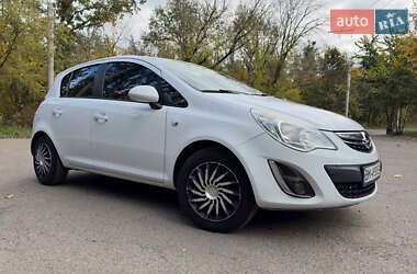 Хэтчбек Opel Corsa 2012 в 