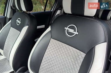 Хэтчбек Opel Corsa 2012 в 