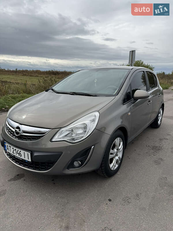 Хэтчбек Opel Corsa 2012 в Калуше фото Хэтчбек Opel Corsa 2012 в Калуше