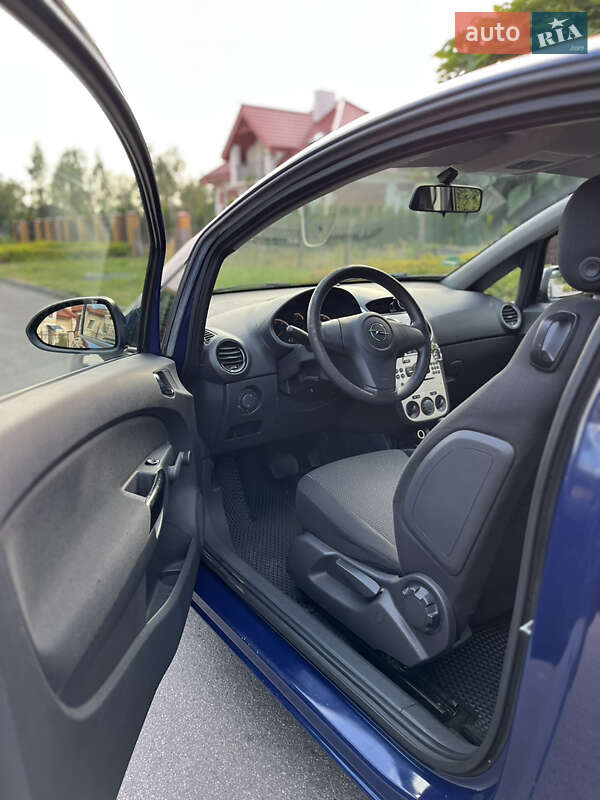 Хетчбек Opel Corsa 2009 в Шептицькому