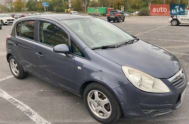 Хэтчбек Opel Corsa 2008 в Киеве
