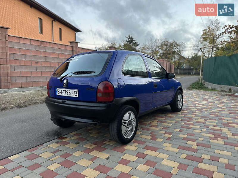 Хэтчбек Opel Corsa 1995 в Одессе
