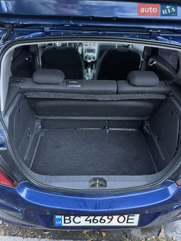 Хетчбек Opel Corsa 2012 в Львові