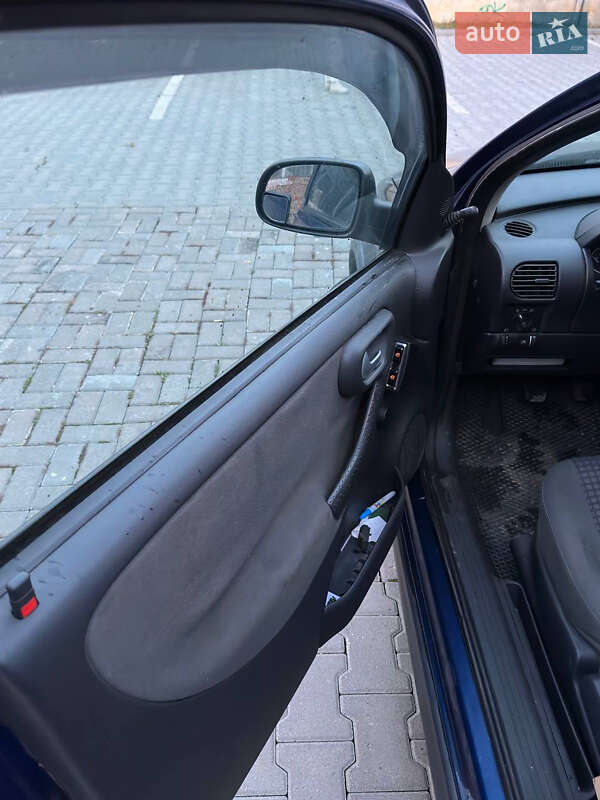 Хетчбек Opel Corsa 2003 в Чернівцях фото 7 Хетчбек Opel Corsa 2003 в Чернівцях