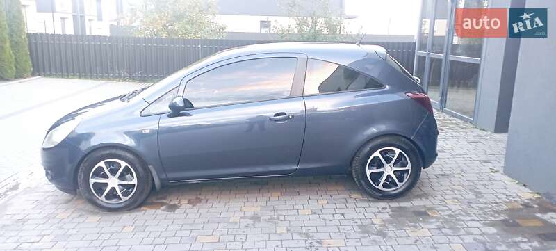 Хэтчбек Opel Corsa 2009 в Тернополе