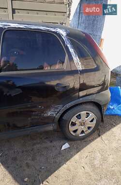 Хэтчбек Opel Corsa 2003 в  фото 32 Хэтчбек Opel Corsa 2003 в