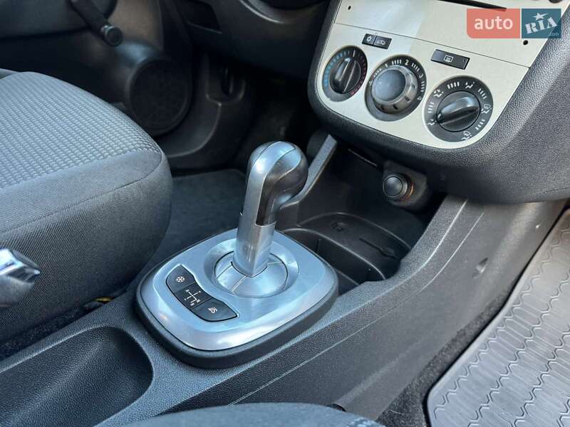 Хэтчбек Opel Corsa 2007 в Долине фото 3 Хэтчбек Opel Corsa 2007 в Долине
