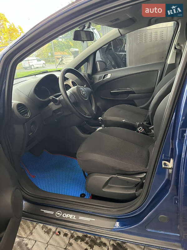 Хэтчбек Opel Corsa 2008 в Ужгороде