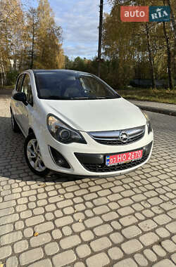 Хэтчбек Opel Corsa 2013 в Львове