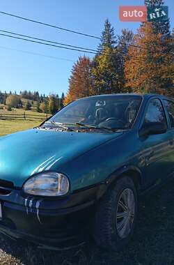 Хэтчбек Opel Corsa 1995 в Верховине