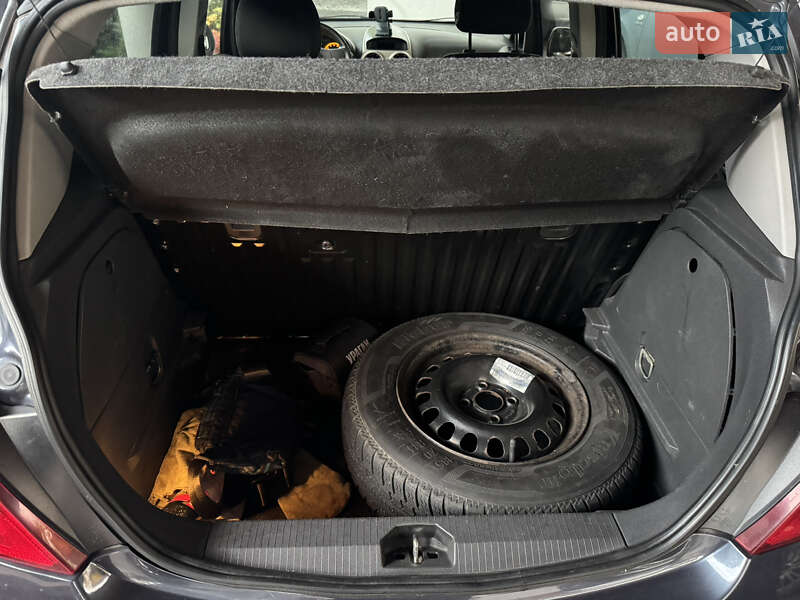 Хетчбек Opel Corsa 2008 в Крюківщині