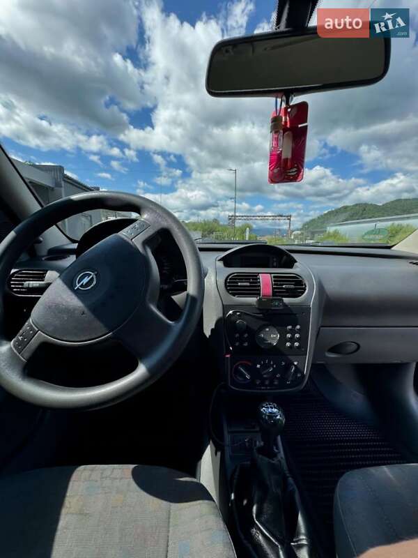 Хэтчбек Opel Corsa 2001 в Долине фото 4 Хэтчбек Opel Corsa 2001 в Долине
