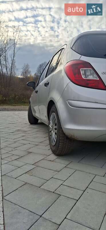 Хэтчбек Opel Corsa 2010 в Ужгороде фото 4 Хэтчбек Opel Corsa 2010 в Ужгороде