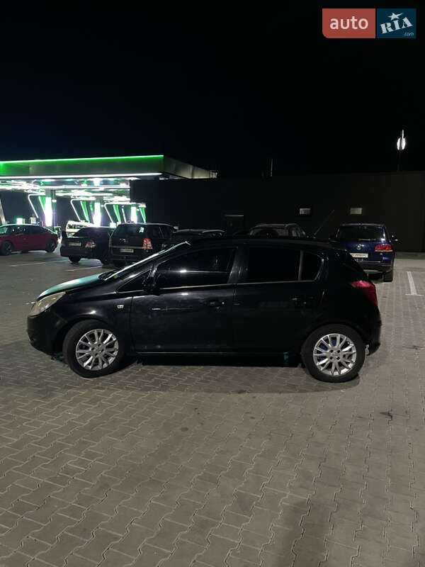 Хэтчбек Opel Corsa 2009 в Стрые