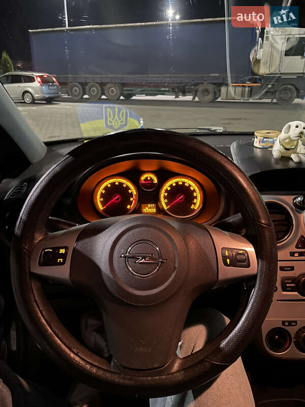 Хэтчбек Opel Corsa 2009 в Стрые