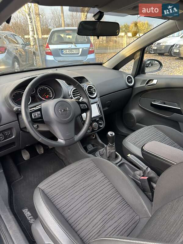 Хэтчбек Opel Corsa 2014 в Смеле