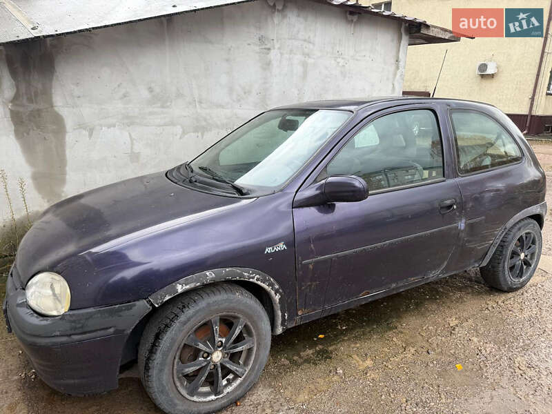 Хетчбек Opel Corsa 1996 в Києві