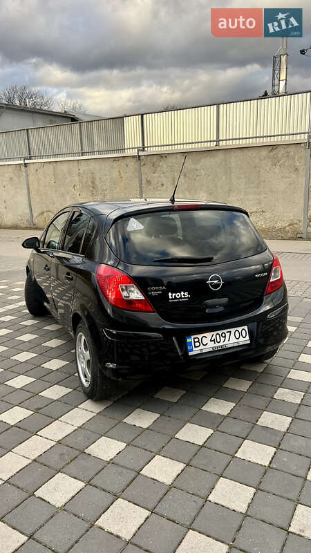 Хетчбек Opel Corsa 2011 в Стрию