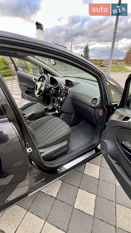 Хетчбек Opel Corsa 2011 в Стрию