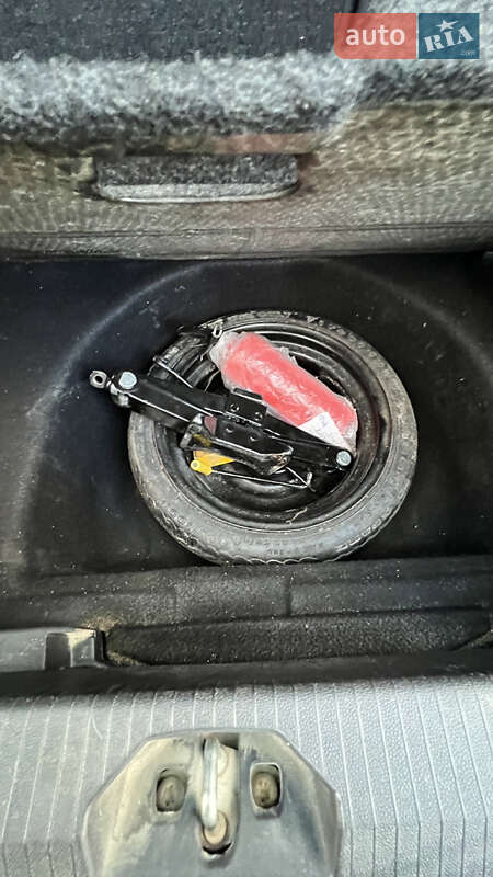 Хетчбек Opel Corsa 2011 в Стрию