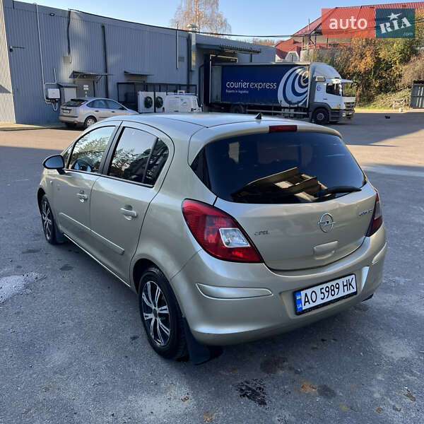 Хэтчбек Opel Corsa 2007 в Ужгороде
