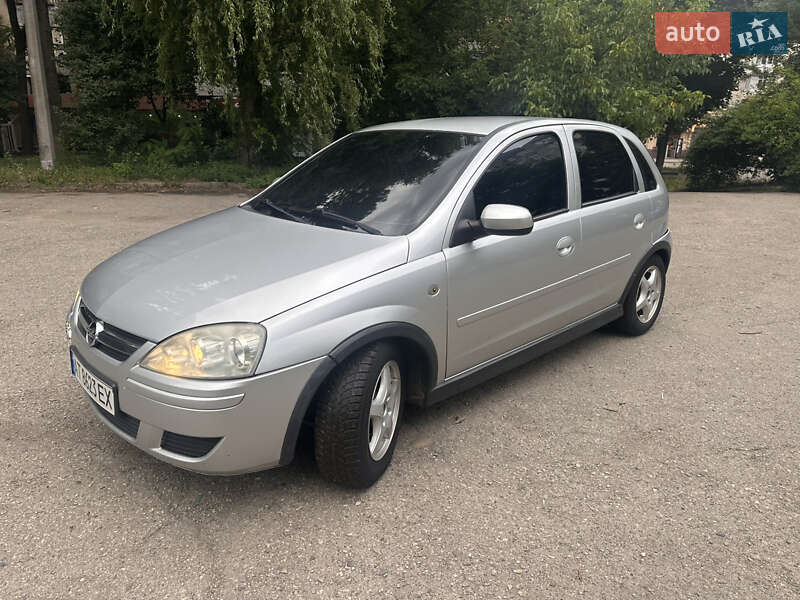 Хэтчбек Opel Corsa 2005 в Ивано-Франковске