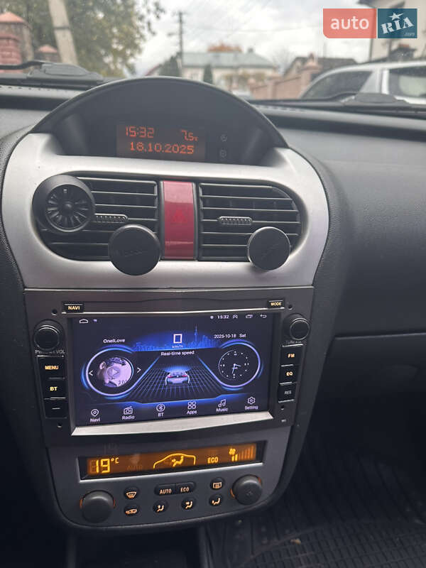 Хэтчбек Opel Corsa 2005 в Ивано-Франковске