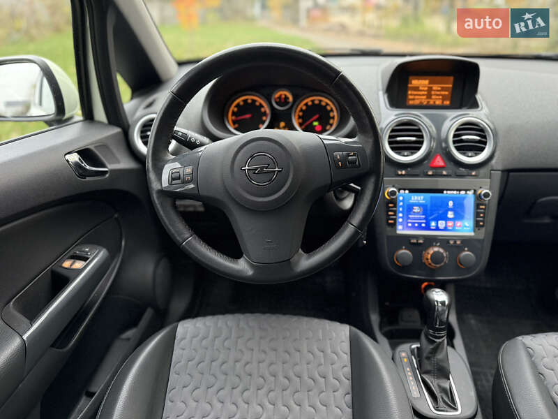 Хетчбек Opel Corsa 2012 в Києві