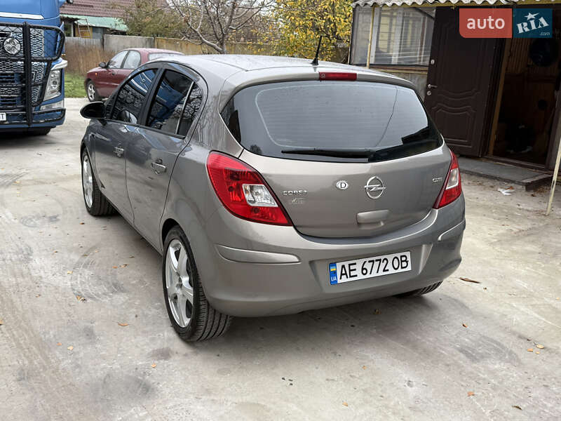 Хэтчбек Opel Corsa 2013 в Днепре