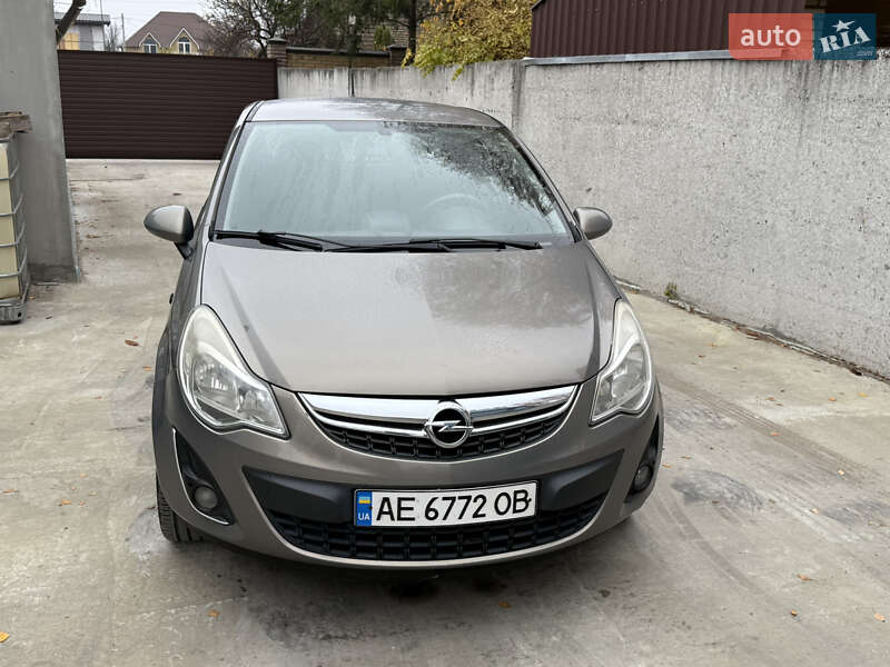 Хэтчбек Opel Corsa 2013 в Днепре