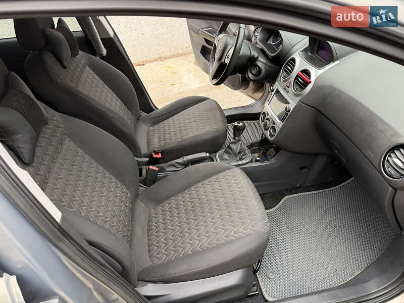 Хэтчбек Opel Corsa 2013 в Днепре