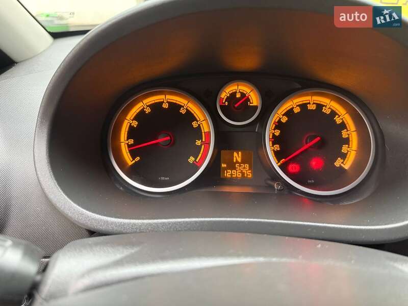 Хэтчбек Opel Corsa 2010 в Николаеве