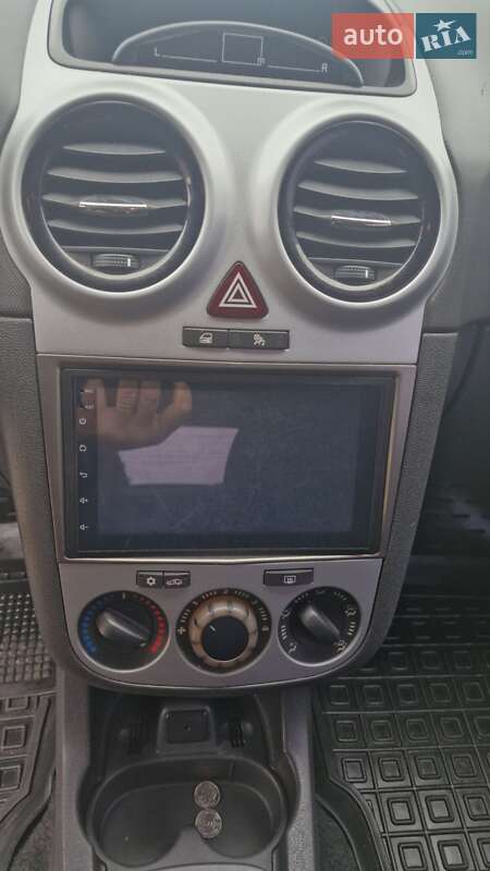 Хэтчбек Opel Corsa 2011 в Херсоне