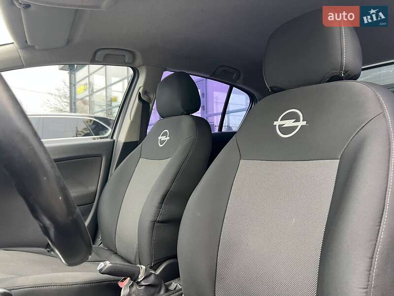 Хетчбек Opel Corsa 2008 в Івано-Франківську