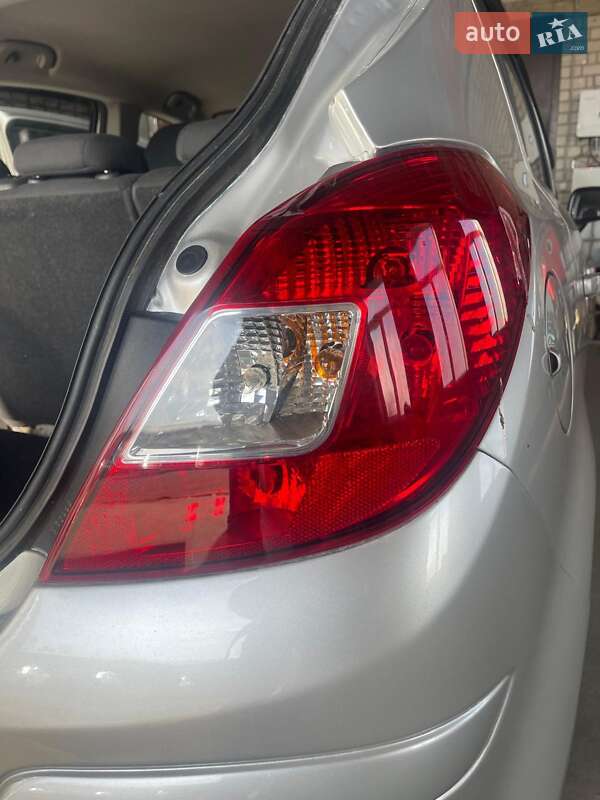 Хэтчбек Opel Corsa 2007 в Харькове