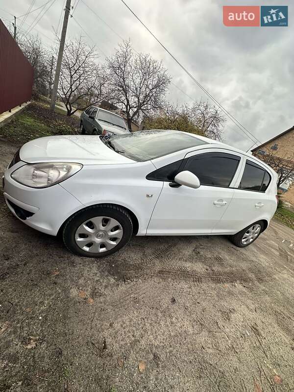 Хетчбек Opel Corsa 2010 в Кропивницькому