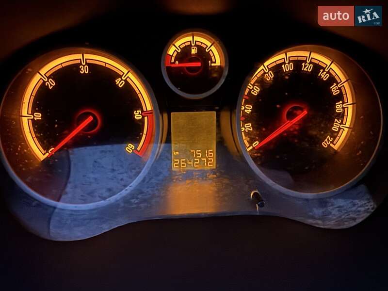 Хэтчбек Opel Corsa 2010 в Ровно