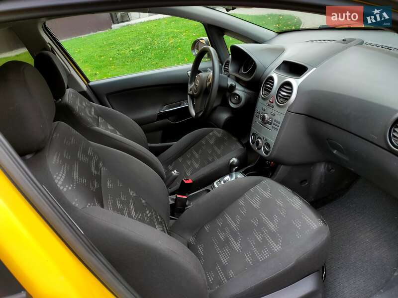 Хетчбек Opel Corsa 2013 в Борисполі