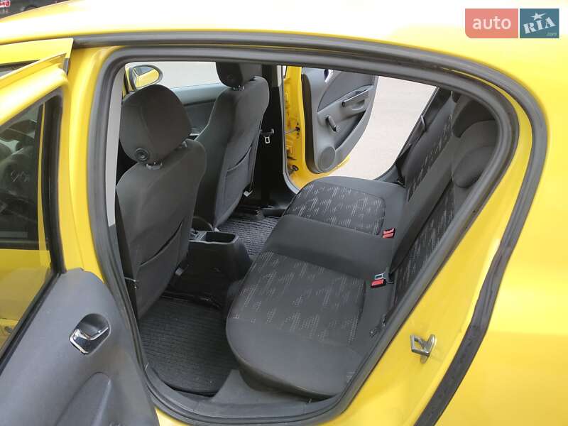 Хетчбек Opel Corsa 2013 в Борисполі