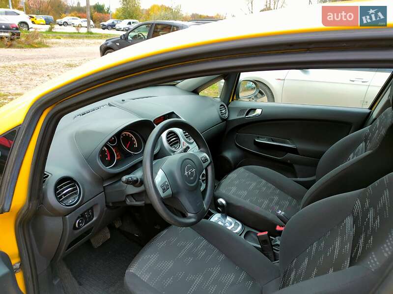 Хетчбек Opel Corsa 2013 в Борисполі