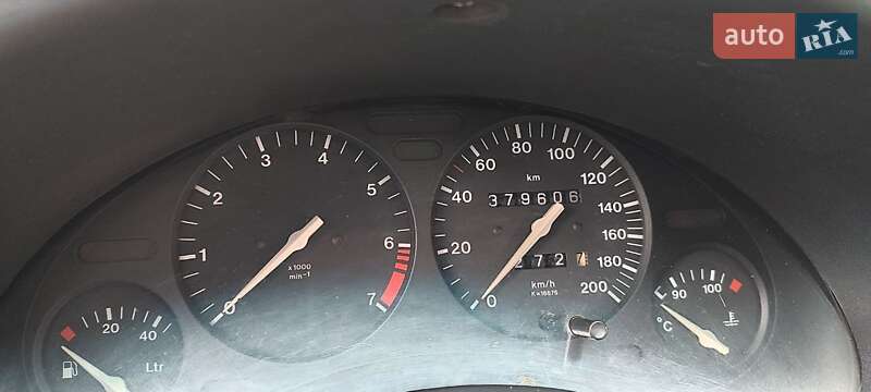 Хэтчбек Opel Corsa 2000 в Змиеве