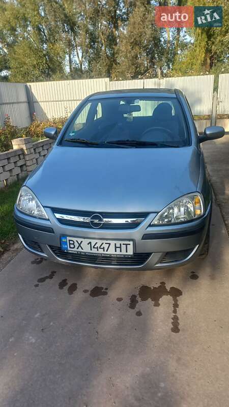 Хэтчбек Opel Corsa 2004 в Ямполе