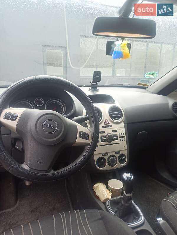 Хэтчбек Opel Corsa 2007 в Львове
