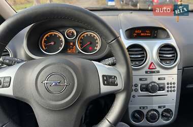 Хэтчбек Opel Corsa 2011 в Киеве