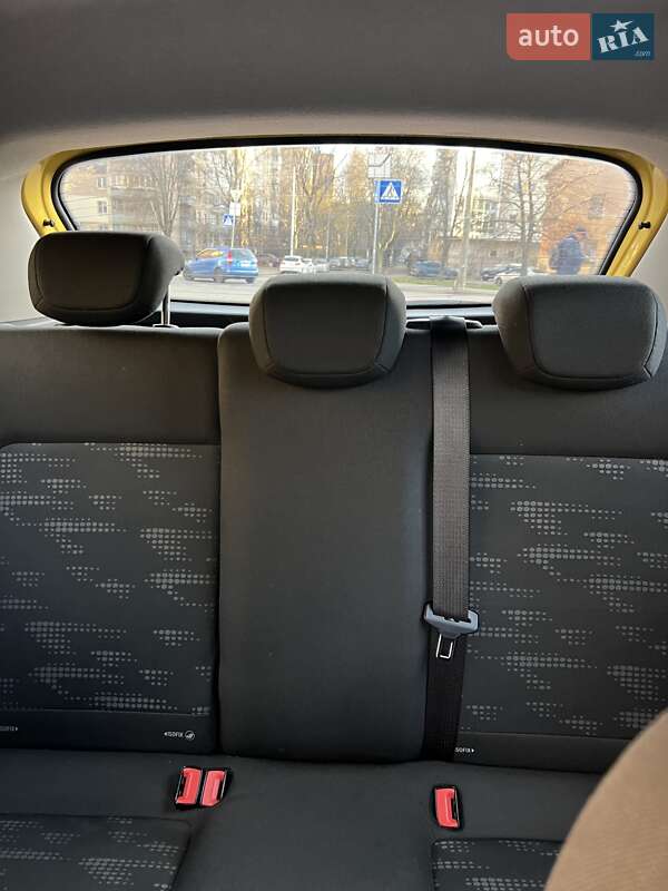 Хэтчбек Opel Corsa 2011 в Киеве