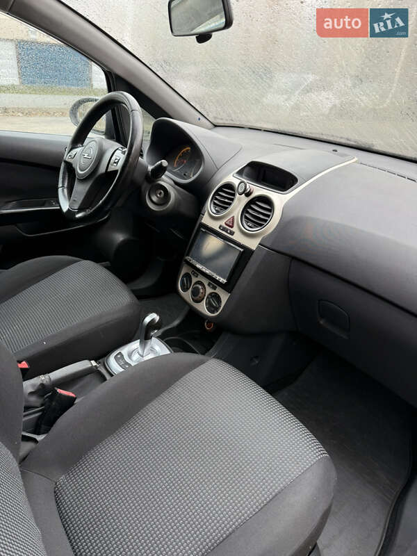 Хэтчбек Opel Corsa 2007 в Киеве
