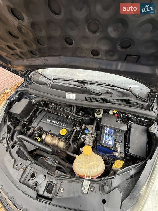 Хэтчбек Opel Corsa 2007 в Киеве