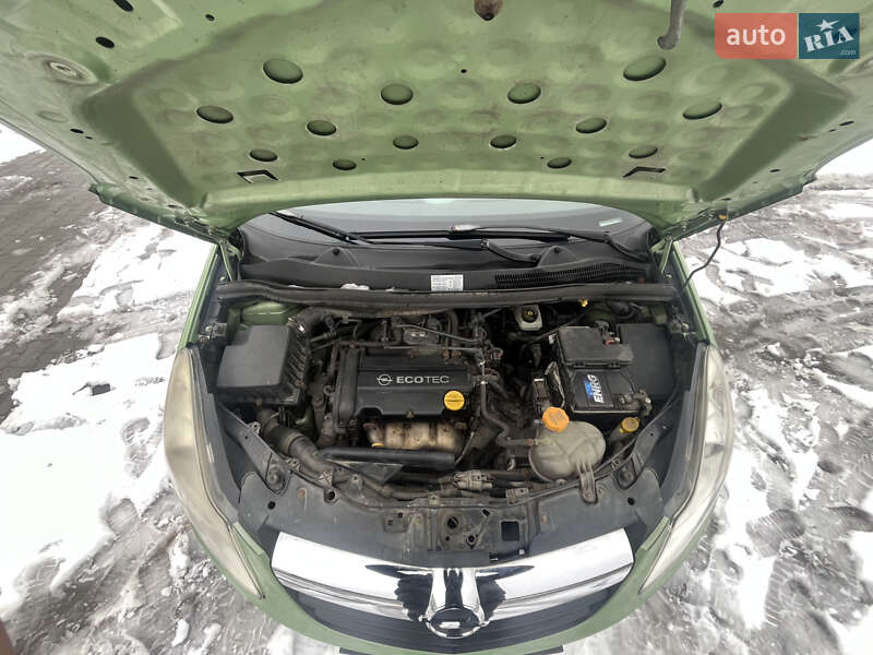 Хэтчбек Opel Corsa 2008 в Львове