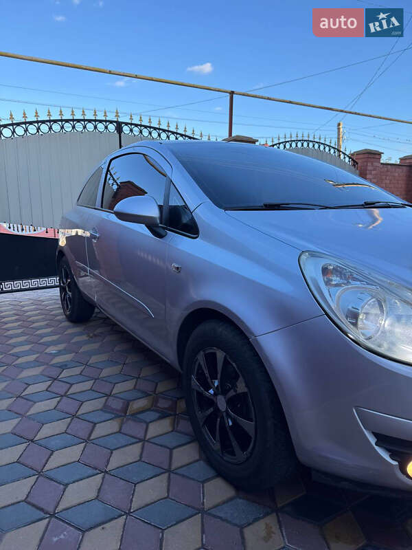 Хэтчбек Opel Corsa 2007 в Измаиле