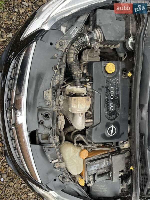 Хэтчбек Opel Corsa 2011 в Черновцах